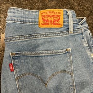 Levi’s 721 high rise skinny distressed